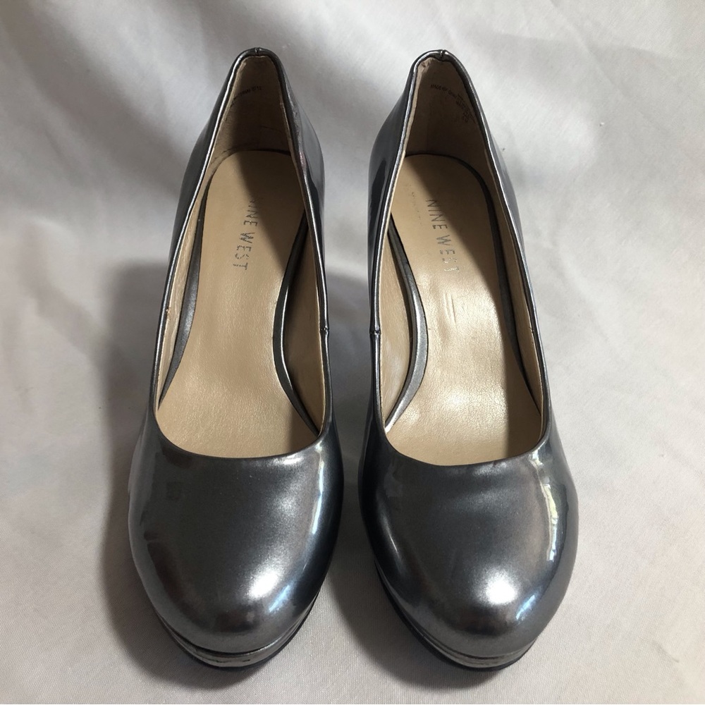 EUC Nine West “Acting Out” metallic pumps